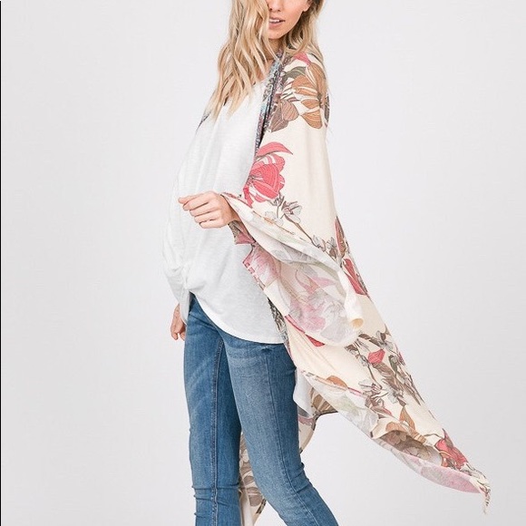 ⭐️FLORAL KIMONO⭐️ - Picture 3 of 5